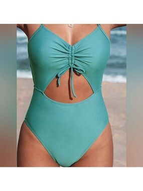 Cupshe runched cut- out one piece swimsuit size large